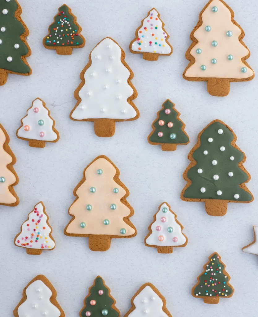 Cadeau de Noël éco-responsable : des gâteaux en forme de sapin fait maison