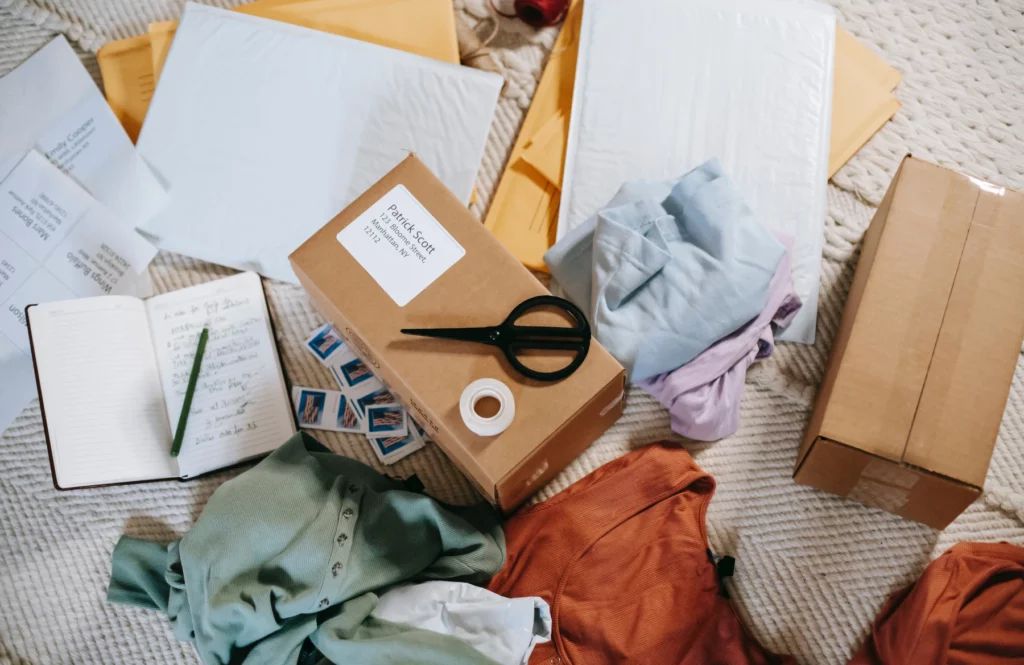 Cartons de vêtements de seconde main à envoyer