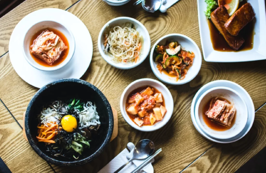 Différents plats de cuisine du monde